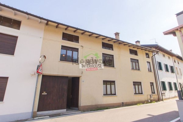 casa indipendente in vendita a Maniago