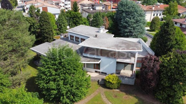 casa indipendente in vendita a Maniago