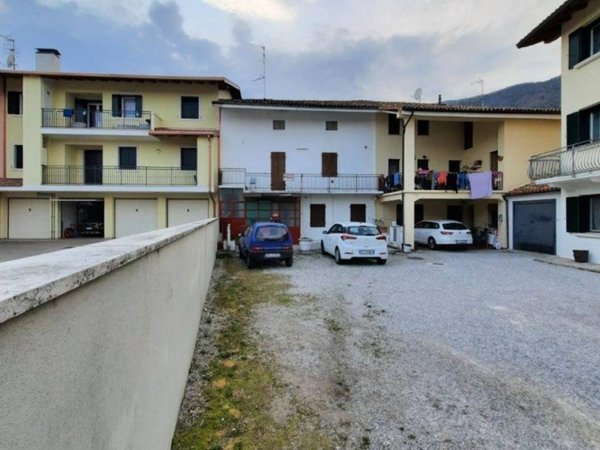 casa indipendente in vendita a Maniago