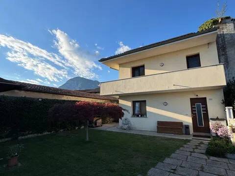 casa indipendente in vendita a Maniago