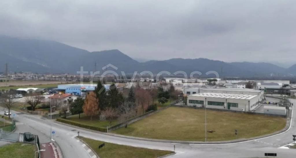 terreno edificabile in vendita a Maniago