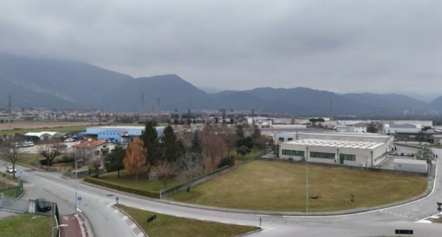 terreno edificabile in vendita a Maniago