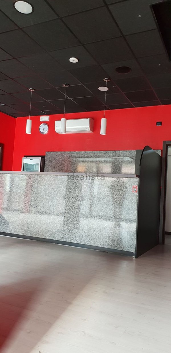 locale commerciale in vendita a Maniago