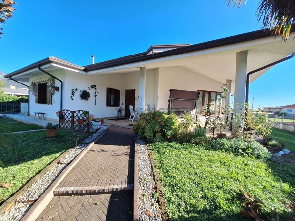casa indipendente in vendita a Maniago