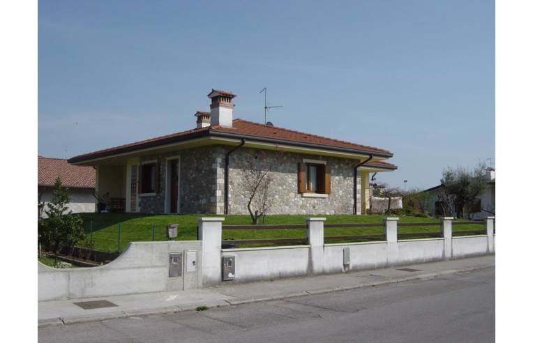 casa indipendente in vendita a Maniago