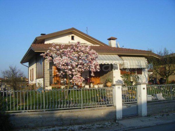 casa indipendente in vendita a Maniago