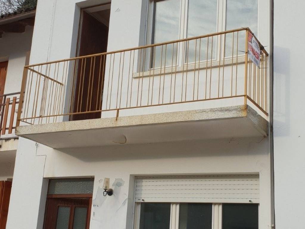 casa indipendente in vendita a Maniago