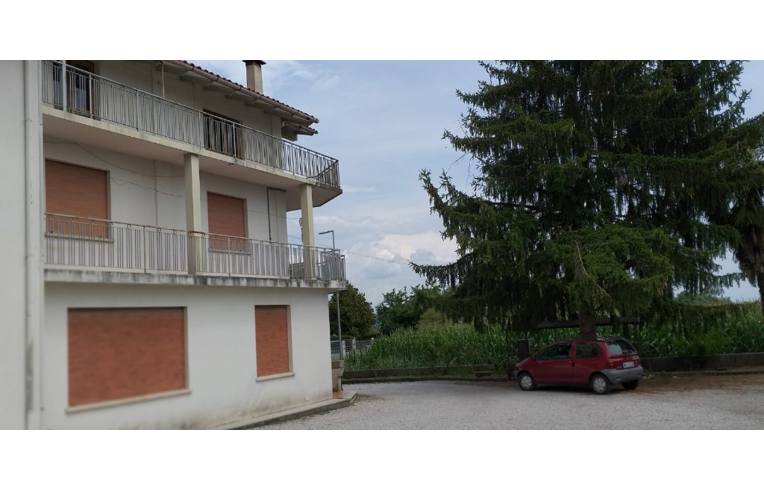 casa indipendente in vendita a Maniago in zona Campagna