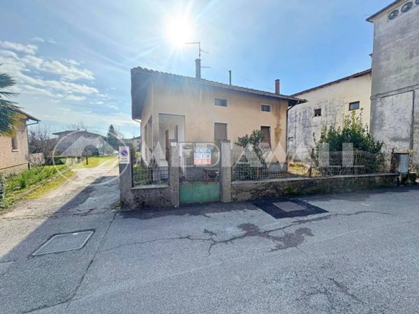casa indipendente in vendita a Maniago