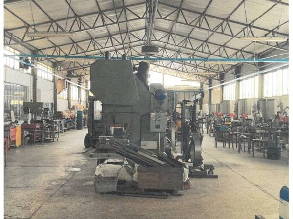 locale commerciale in vendita a Maniago