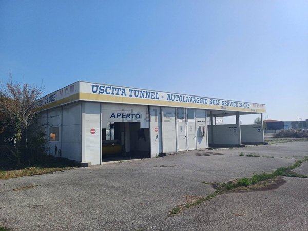 ufficio in vendita a Maniago in zona Campagna