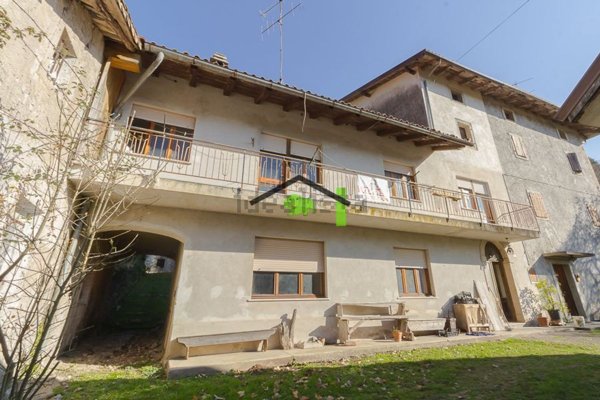 casa indipendente in vendita a Meduno in zona Navarons