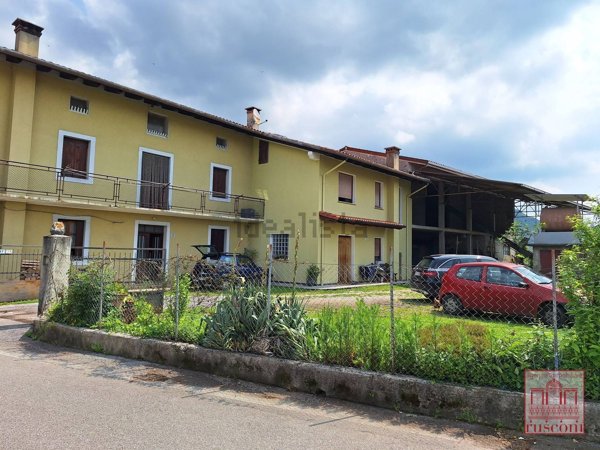 casa indipendente in vendita a Meduno in zona Navarons