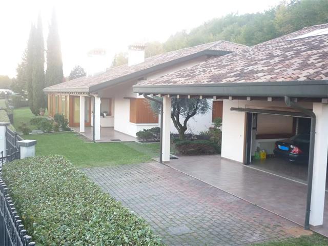 casa indipendente in vendita a Montereale Valcellina