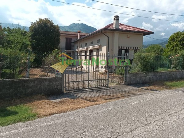 casa indipendente in vendita a Montereale Valcellina