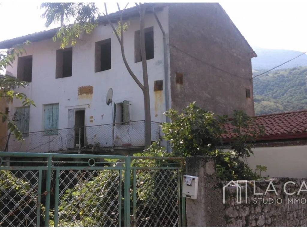 casa indipendente in vendita a Montereale Valcellina in zona Grizzo