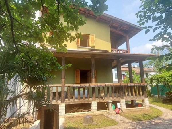 casa indipendente in vendita a Montereale Valcellina in zona Malnisio