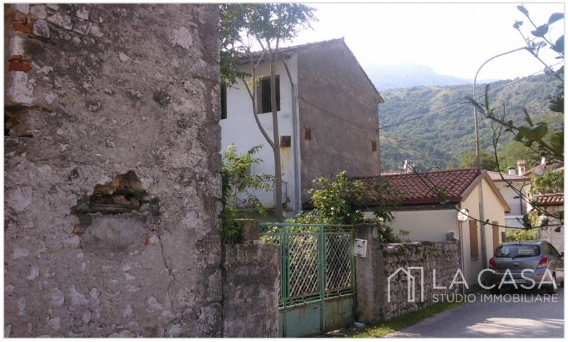 appartamento in vendita a Montereale Valcellina in zona Grizzo