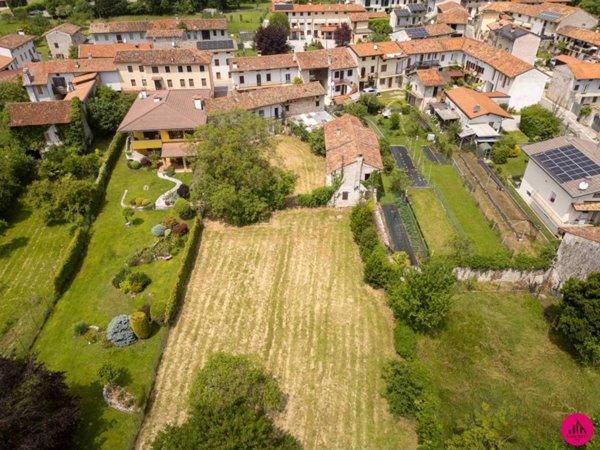 casa indipendente in vendita a Montereale Valcellina