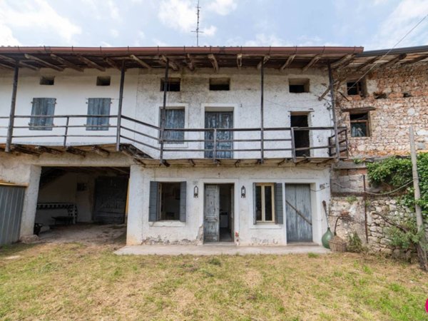 casa indipendente in vendita a Montereale Valcellina