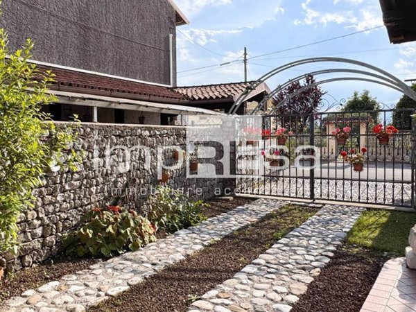 casa indipendente in vendita a Montereale Valcellina