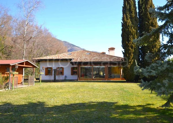 casa indipendente in vendita a Montereale Valcellina
