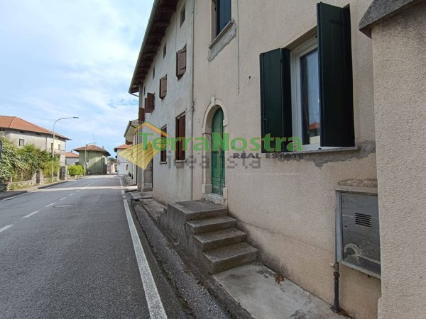 casa indipendente in vendita a Montereale Valcellina
