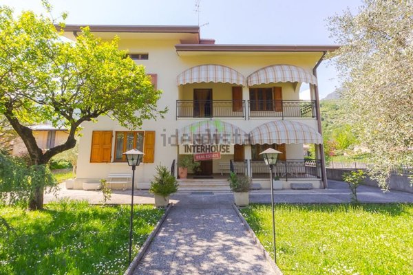 casa indipendente in vendita a Montereale Valcellina in zona Grizzo