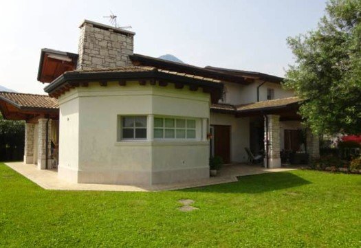 casa indipendente in vendita a Montereale Valcellina