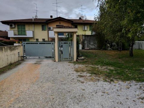 casa indipendente in vendita a Montereale Valcellina