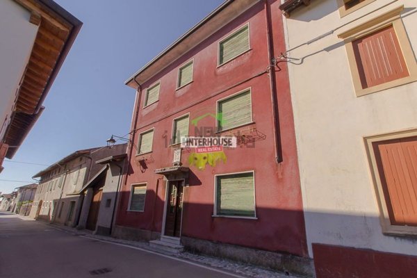casa indipendente in vendita a Montereale Valcellina