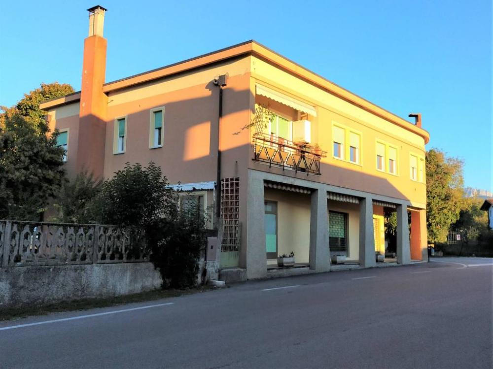 negozio in vendita a Montereale Valcellina