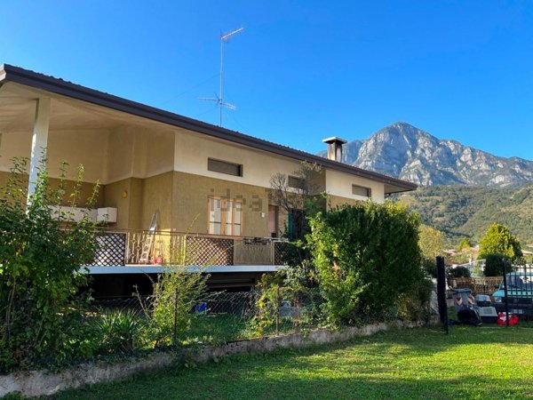 casa indipendente in vendita a Montereale Valcellina in zona Grizzo