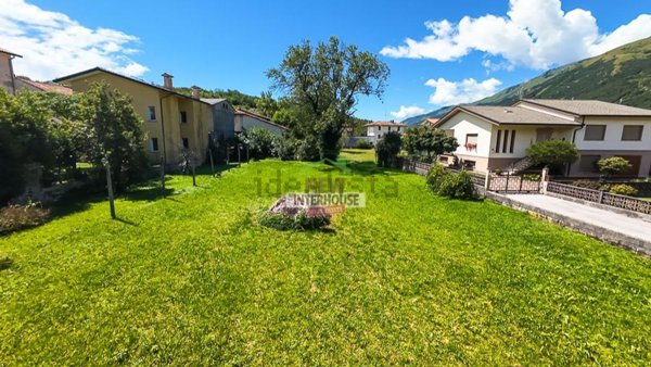 terreno edificabile in vendita a Montereale Valcellina