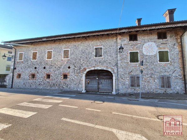casa indipendente in vendita a Montereale Valcellina