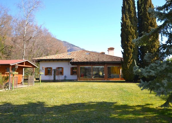 casa indipendente in vendita a Montereale Valcellina