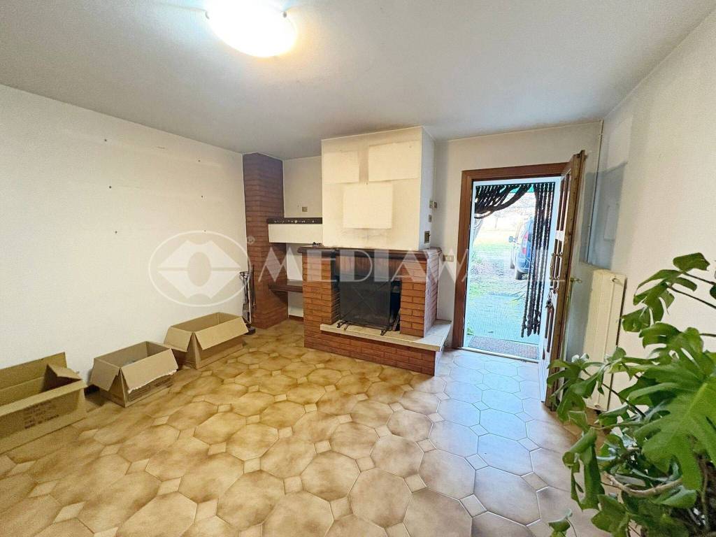 casa indipendente in vendita a Montereale Valcellina in zona Grizzo