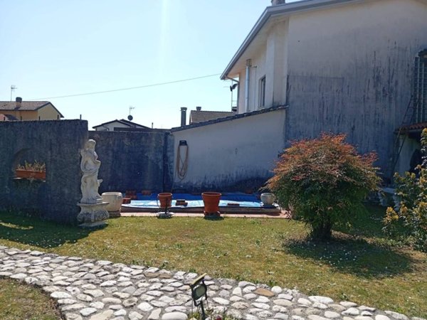 casa indipendente in vendita a Montereale Valcellina