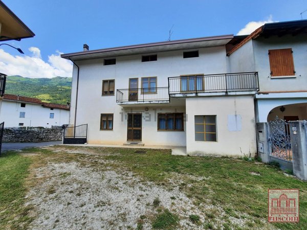 casa indipendente in vendita a Montereale Valcellina in zona Grizzo