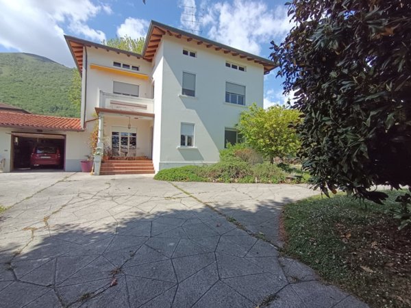 casa indipendente in vendita a Montereale Valcellina in zona Malnisio