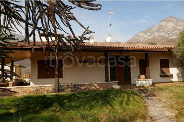 casa indipendente in vendita a Montereale Valcellina