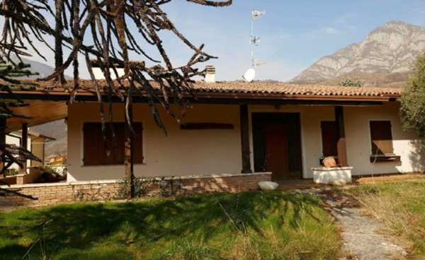 casa indipendente in vendita a Montereale Valcellina in zona Grizzo