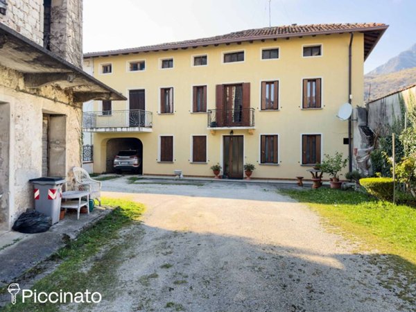 casa indipendente in vendita a Montereale Valcellina in zona Grizzo