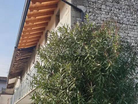 casa indipendente in vendita a Montereale Valcellina in zona Grizzo