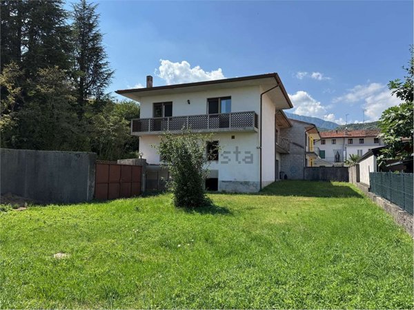 casa indipendente in vendita a Montereale Valcellina in zona Grizzo