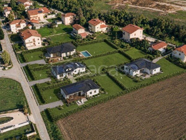 terreno in vendita a Montereale Valcellina in zona San Rocco
