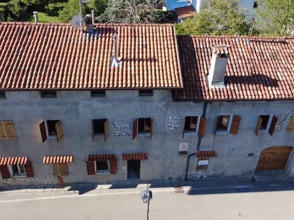 casa indipendente in vendita a Montereale Valcellina in zona Malnisio