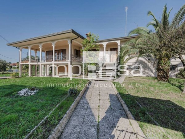 casa indipendente in vendita a Pasiano di Pordenone in zona Visinale