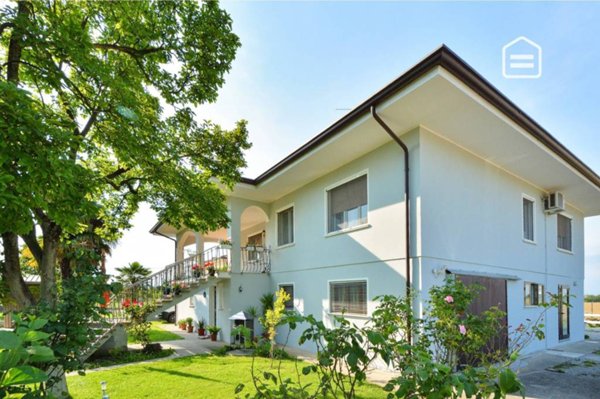 casa indipendente in vendita a Pasiano di Pordenone in zona Visinale
