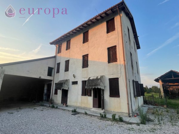casa indipendente in vendita a Pasiano di Pordenone in zona Sant'Andrea